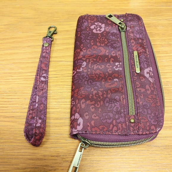 Travelon Burgundy Wristlet Wallet - Picture 3 of 10